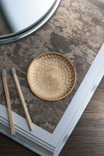 Load image into Gallery viewer, 1949 Longines Calibre 27M - 18k yellow Gold - Fancy claw lugs