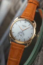 Load image into Gallery viewer, 1949 Longines Calibre 27M - 18k yellow Gold - Fancy claw lugs