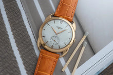 Load image into Gallery viewer, 1949 Longines Calibre 27M - 18k yellow Gold - Fancy claw lugs