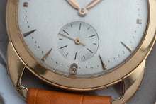 Load image into Gallery viewer, 1949 Longines Calibre 27M - 18k yellow Gold - Fancy claw lugs