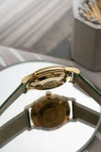 Load image into Gallery viewer, 1952 Omega 18k Solid Gold Constellation Pie Pan 2699 De Luxe