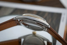 Load image into Gallery viewer, 1953 Rolex Explorer 6299 Bubble back Black Honey Comb Explorer Dial