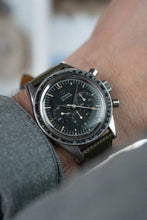Load image into Gallery viewer, 1962 Omega Speedmaster 2998 Stainless Steel DON Bezel - 2998-62
