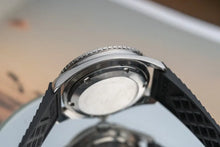 Load image into Gallery viewer, 1965 Vintage 42mm Seamaster 300 Omega 165.024 Automatic 552 Movement