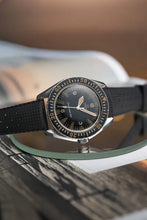 Load image into Gallery viewer, 1965 Vintage 42mm Seamaster 300 Omega 165.024 Automatic 552 Movement