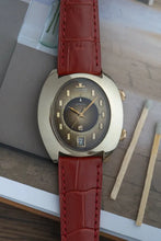 Load image into Gallery viewer, 1969 LeCoultre Memovox Speed Beat Egg Case Ref. 3089-916