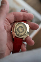 Load image into Gallery viewer, 1969 LeCoultre Memovox Speed Beat Egg Case Ref. 3089-916