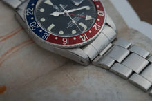 Load image into Gallery viewer, 1970 Rolex GMT Master Stainless 1675 Pepsi Bezel