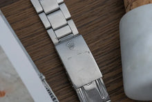 Load image into Gallery viewer, 1970 Rolex GMT Master Stainless 1675 Pepsi Bezel