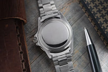 Load image into Gallery viewer, 1970 Rolex Submariner 5513 Stainless Steel - Stunning golden patina