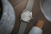 Load image into Gallery viewer, 1970 Rolex Date 1500 – Serviced! – Superb Slate Grey Dial