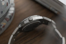Load image into Gallery viewer, 1974 Tudor Prince Date Chrono Time Stainless Steel 9121/0 - Blue Dial and bezel