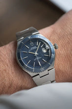 Load image into Gallery viewer, 1974 Tudor Prince Date Chrono Time Stainless Steel 9121/0 - Blue Dial and bezel