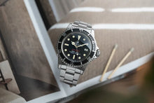 Load image into Gallery viewer, 1976 Rolex 1665 Sea Dweller Attractive Patina - Double Red