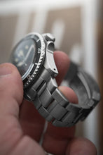 Load image into Gallery viewer, 1976 Rolex 1665 Sea Dweller Attractive Patina - Double Red