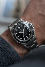 Load image into Gallery viewer, 1981 Rolex 5513 Matte Dial Submariner - Rolex Service!