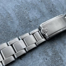 Load image into Gallery viewer, 1968 Rolex GMT Master 1675 Wristwatch Riveted Bracelet -Attractive Creamy Patina