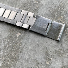 Load image into Gallery viewer, 1970s Heuer Carrera Blue Dial 73653 Chronograph Valjoux 7736