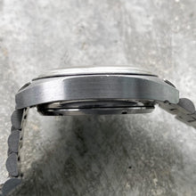 Load image into Gallery viewer, 1970s Heuer Carrera Blue Dial 73653 Chronograph Valjoux 7736