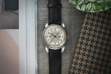 Load image into Gallery viewer, Movado Calendograf Triple Calendar 14823 Stainless Steel with Fancy Lugs