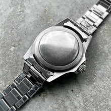 Load image into Gallery viewer, 1960 Rolex Submariner 5512 Pointed Crown Guards PCG - Tropical Dial