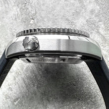 Load image into Gallery viewer, Omega Seamaster Planet Ocean 600 Orange Bezel 23230465101002 - Box and Papers