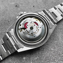 Load image into Gallery viewer, 1999 Rolex 14060 Submariner Unpolished - Box / Papers - Swiss Only