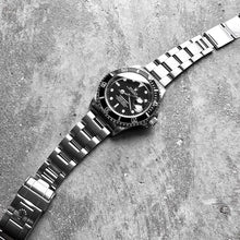 Load image into Gallery viewer, 1999 Rolex 16610 Submariner – Box – Swiss Only Dial