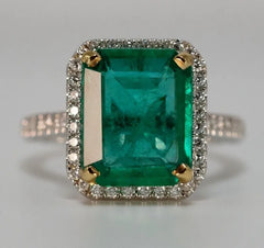 18K White Gold 4.75ct Natural Emerald Solitaire Cocktail Ring