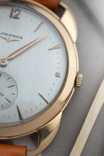 Load image into Gallery viewer, 1949 Longines Calibre 27M - 18k yellow Gold - Fancy claw lugs
