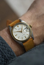 Load image into Gallery viewer, 1960 Rolex Explorer Date 5701 - Nice Original Dial! Pretty Dauphine Hands
