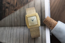 Load image into Gallery viewer, 1960s Vacheron Constantin 6712 solid 18k yellow gold
