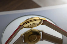 Load image into Gallery viewer, 1962 Omega 18k Solid Gold Constellation Calendar date 14393/94 SC4
