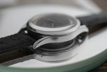 Load image into Gallery viewer, 1962 Tudor Tuxedo Stainless Steel 7967 - Tuxedo Dial
