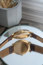 Load image into Gallery viewer, 1964 IWC Calibre 89 - 18k Gold - Shark Fin fancy lugs
