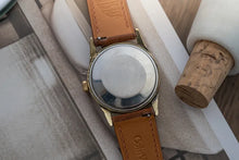 Load image into Gallery viewer, 1964 Rolex Explorer 5506 - 1030 Movement - Black Honey Comb Explorer Dial
