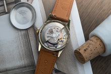 Load image into Gallery viewer, 1964 Rolex Explorer 5506 - 1030 Movement - Black Honey Comb Explorer Dial
