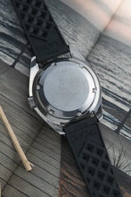 Load image into Gallery viewer, 1965 Vintage 42mm Seamaster 300 Omega 165.024 Automatic 552 Movement
