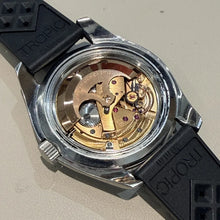 Load image into Gallery viewer, 1965 Vintage 42mm Seamaster 300 Omega 165.024 Automatic 552 Movement

