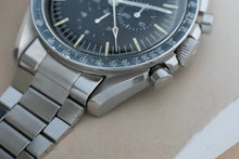 Load image into Gallery viewer, 1966 Omega Speedmaster 105012 - Dot over 90 DON Bezel - Stunning patina!
