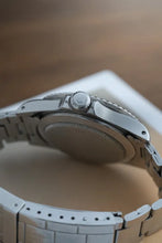 Load image into Gallery viewer, 1966 Tudor 7928 Submariner Stainless Steel - Chapter Ring Gilt dial - VI Error
