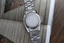 Load image into Gallery viewer, 1966 Tudor 7928 Submariner Stainless Steel - Chapter Ring Gilt dial - VI Error
