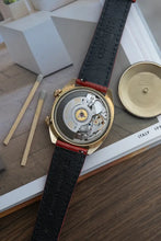 Load image into Gallery viewer, 1969 LeCoultre Memovox Speed Beat Egg Case Ref. 3089-916
