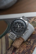 Load image into Gallery viewer, 1969 Omega Speedmaster 145022 69- Dot Close To 70 Bezel

