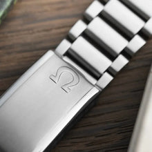 Load image into Gallery viewer, 1969 Omega Speedmaster 145022 69 - Dot Close To 70 Bezel - Straight Writing
