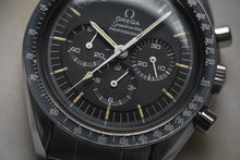Load image into Gallery viewer, 1969 Omega Speedmaster 145022 69- Dot Close To 70 Bezel - Straight Writing

