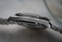 Load image into Gallery viewer, 1969 Omega Speedmaster 145022 69- Dot Close To 70 Bezel - Straight Writing
