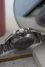 Load image into Gallery viewer, 1969 Omega Speedmaster 145022 69- Dot Close To 70 Bezel - Straight Writing
