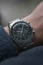 Load image into Gallery viewer, 1969 Omega Speedmaster 145022 69- Dot Close To 70 Bezel - Straight Writing

