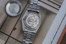 Load image into Gallery viewer, 1969 Tudor Ranger 7966 /0 Stainless Steel - Nice patina!
